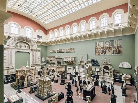 Het Victoria and Albert Museum: Een Schat aan Kunst en Design door de Eeuwen Heen!