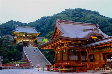  Tsurugaoka Hachimangu Shrine: Een Oase van Kalmte en Geschiedenis in de Gekroonde Stad